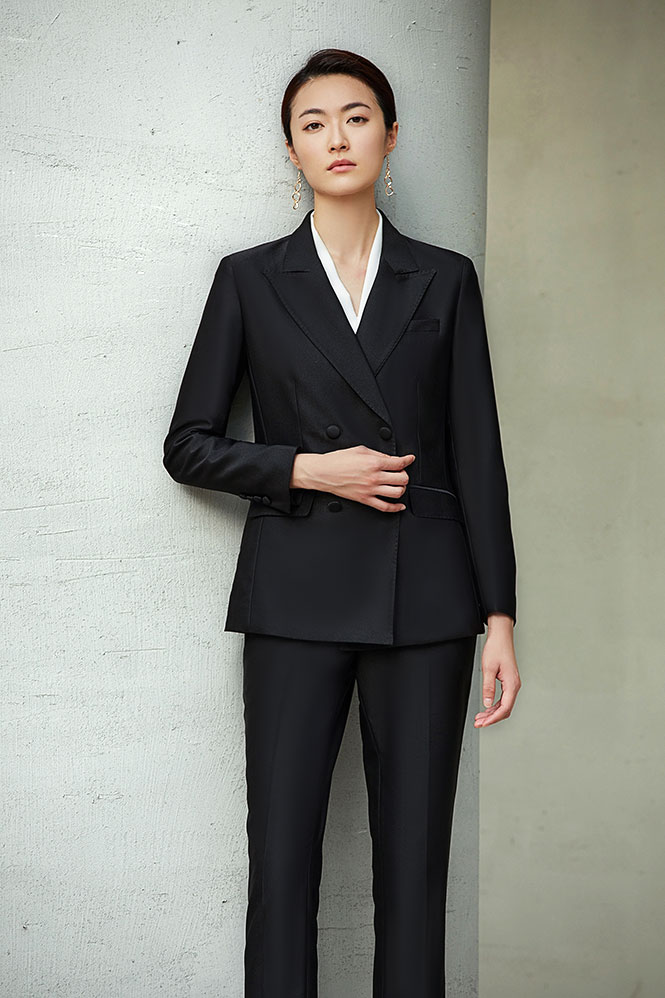 女款黑色雙排扣職業西服